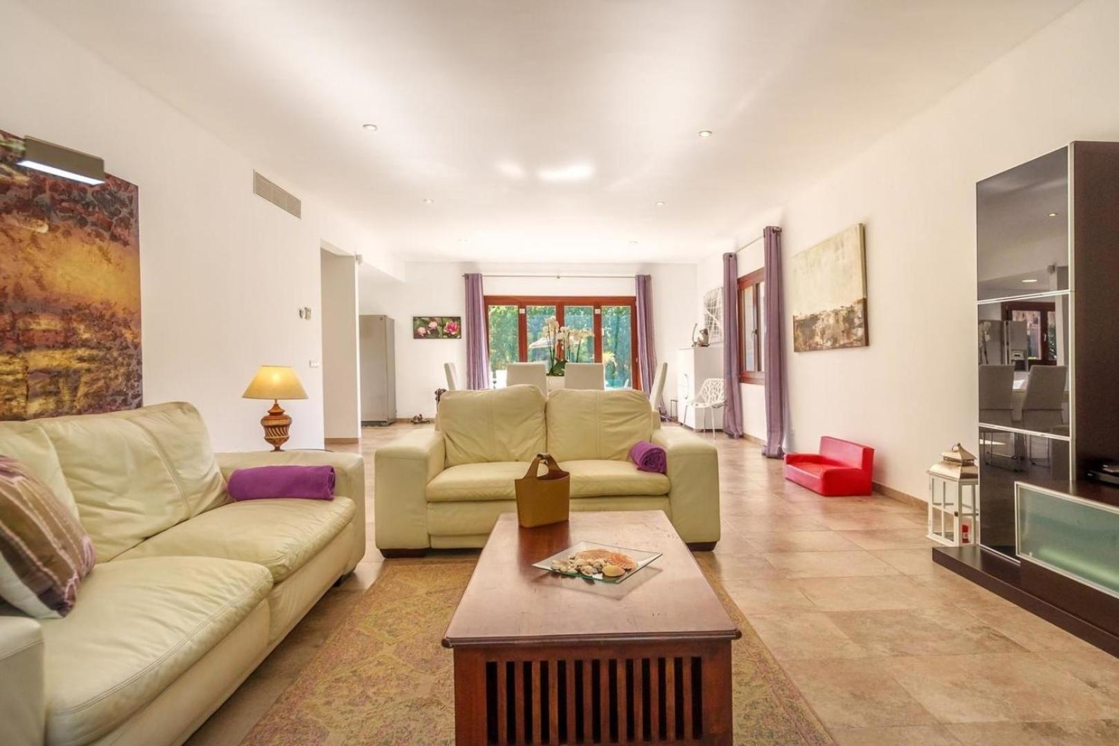 Schoenes Mit Pool Fuer 8 Personen Sa Pobla