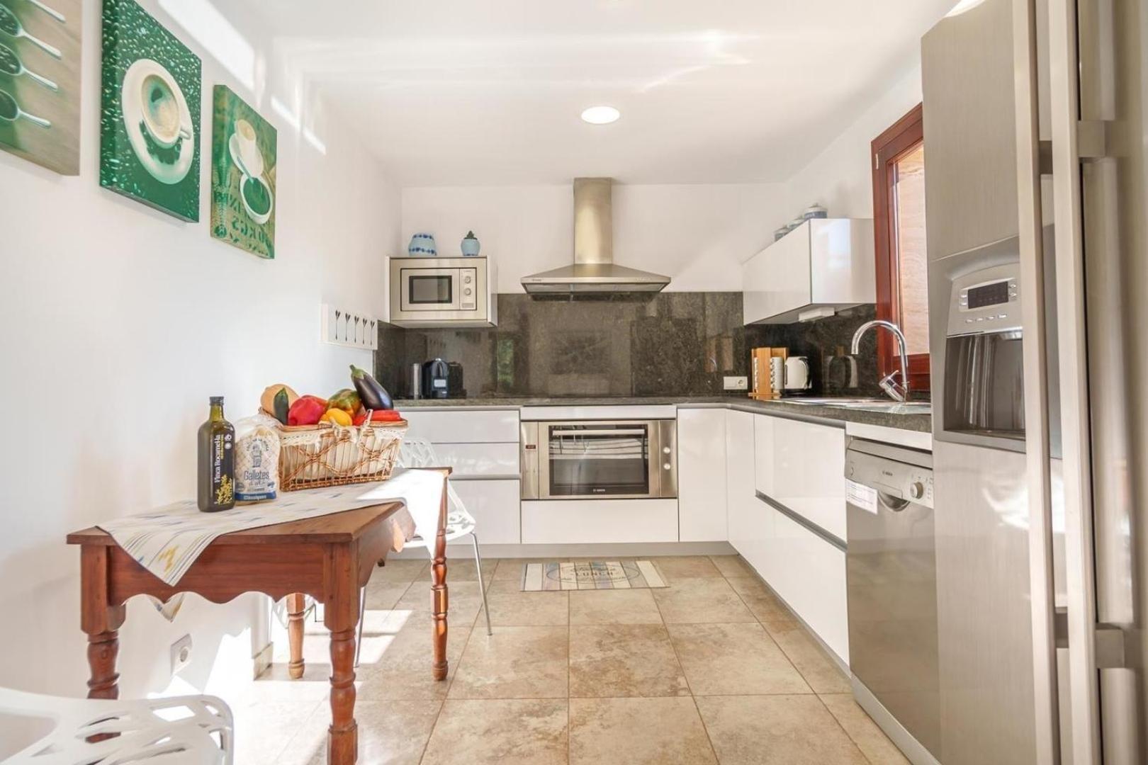 Ferienhaus Schoenes Mit Pool Fuer 8 Personen Sa Pobla