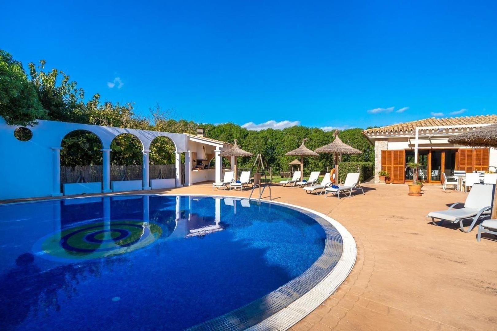 Schoenes Mit Pool Fuer 8 Personen Sa Pobla