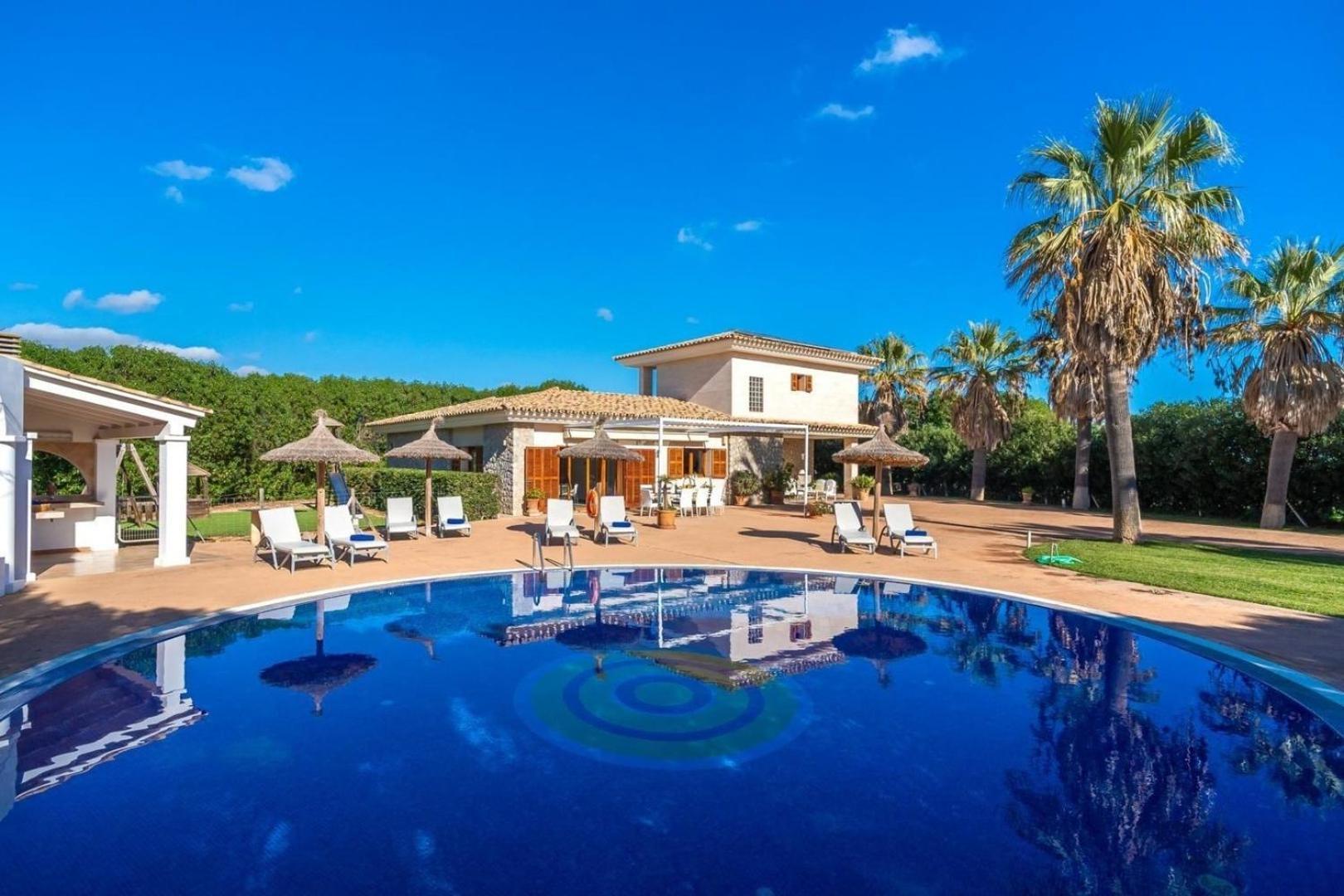 Ferienhaus Schoenes Mit Pool Fuer 8 Personen