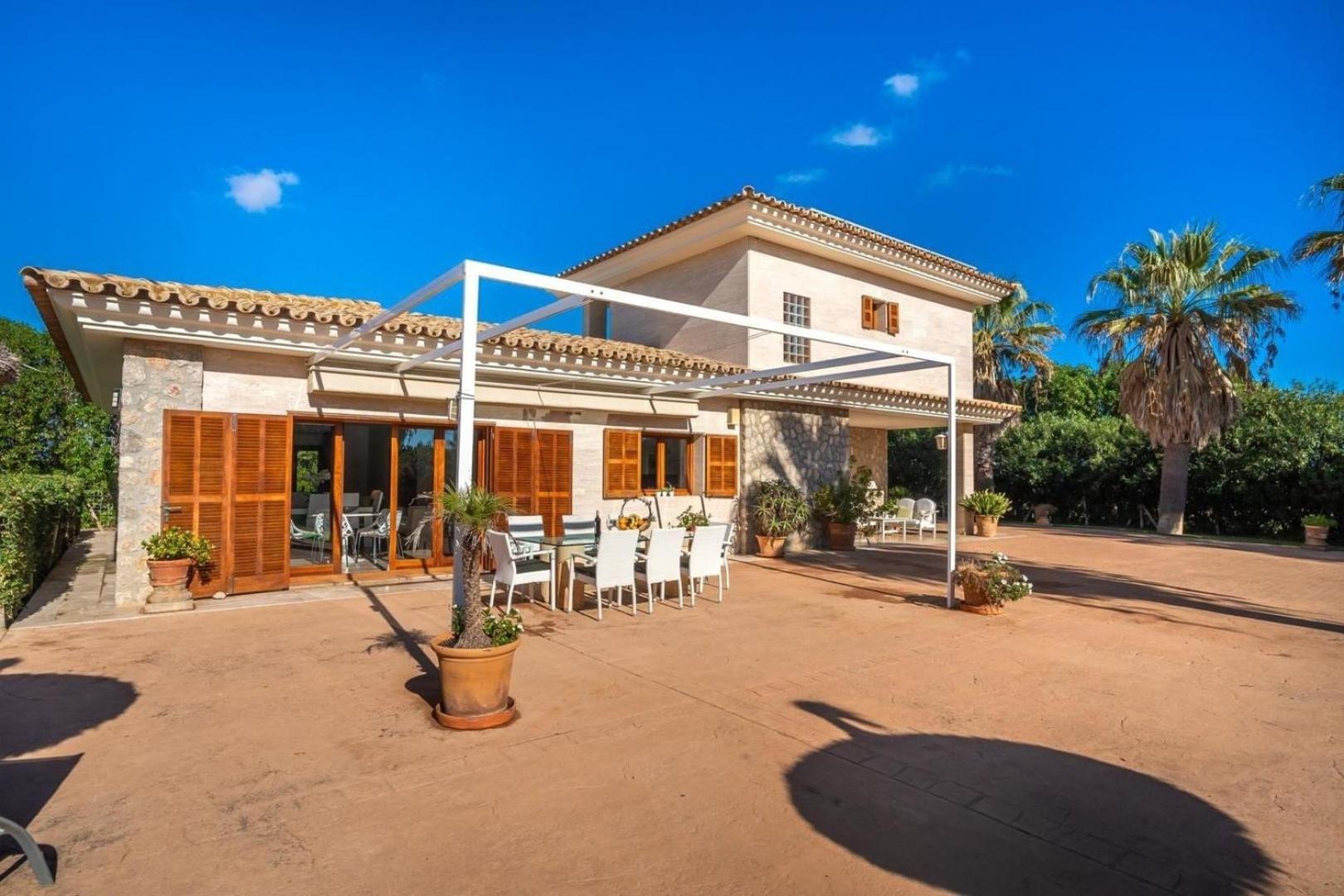 Schoenes Mit Pool Fuer 8 Personen Ferienhaus